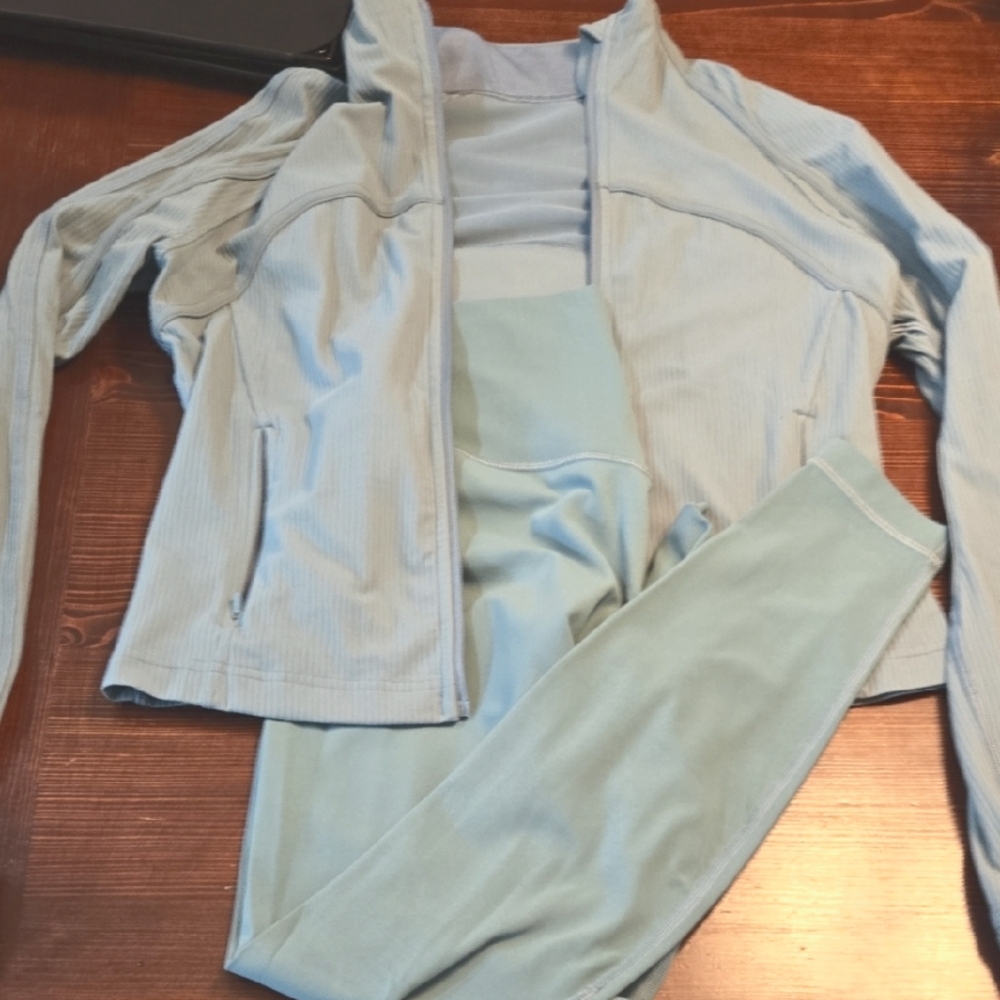 lululemon athletica Light Blue Leggings & Jacket Set
